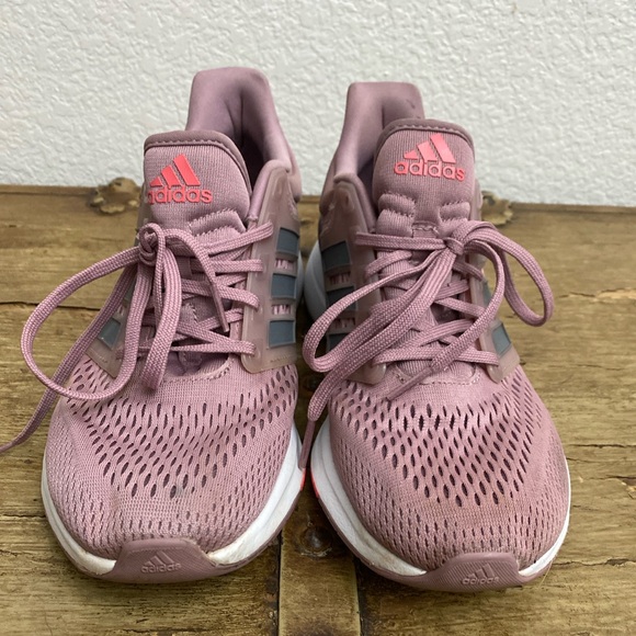 Gutter Lily Threads - Picture 13 of 16